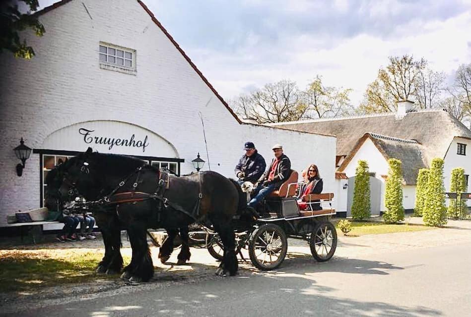ブレー Truyenhof Bed & Breakfast エクステリア 写真